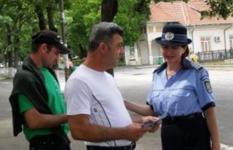Poliţiştii dorohoieni au desfăşurat o activitate de informare a cetatenilor