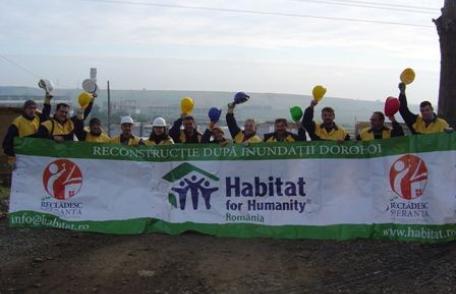 Voluntari Rottaprint costruiesc case pentru sinistratii din Dorohoi
