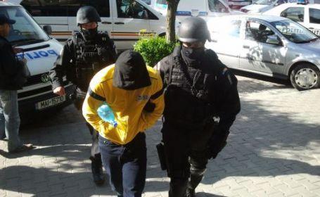 Opt persoane implicate în trafic de droguri au fost arestate la Suceava