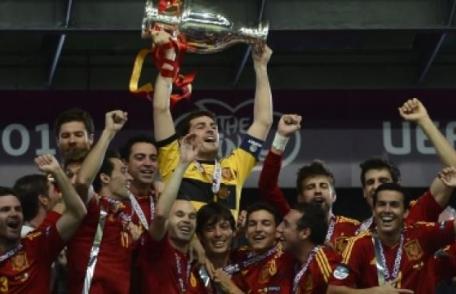 Spania este prima echipă care îşi apără titlul european, după 4-0 cu Italia în finală