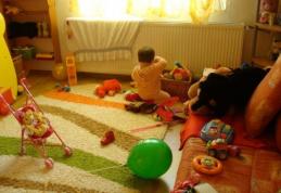 Tactici că să îţi faci copilul să cureţe camera sau să strângă jucăriile