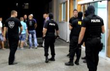 INCREDIBIL! Trei tineri au fost înjunghiaţi într-un club din Botoşani