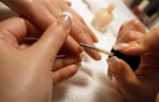 AJOFM Botoşani organizează cursuri de cosmetician şi manichiurist-pedichiurist