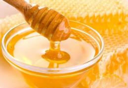 Mierea de albine, cel mai eficient remediu contra tusei la copii