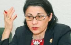 Ecaterina Andronescu: “Nu trebuie daţi bani nici pentru fondul clasei, nici pentru cel al şcolii”