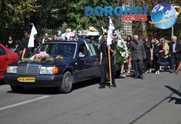 Micuța Alexandra Groza condusă pe ultimul drum de zeci de dorohoieni - FOTO