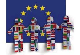 Băsescu: Nimeni nu le poate interzice romilor libera circulaţie cât timp sunt cetăţeni UE