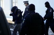 Poliţişti suceveni trimişi după gratii după ce au fost prinşi cu ţigări de colegii lor de la Botoşani
