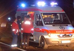 A ajuns la Spitalul Municipal Dorohoi după ce s-a izbit cu maşina într-un copac