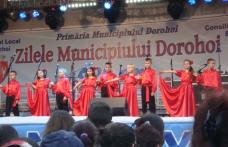 Elevii Școlii nr.8 „Mihail Kogalniceanu” au încântat  publicul cu „Valsul rozelor” - VIDEO