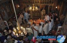 Credincioşii se pot închina la Sfintele Moaşte aduse la Biserica „SF. Cuv. Parascheva” din Dorohoi