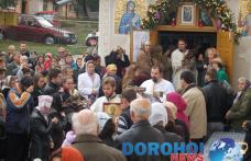 Sute de Credincioși prezenți la hramul Bisericii „Sf. Cuv. Parascheva” din Dorohoi