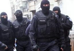 Percheziţii în Botoșani şi alte şase judeţe. Polițiștii vizează contrabandiştii de ţigări