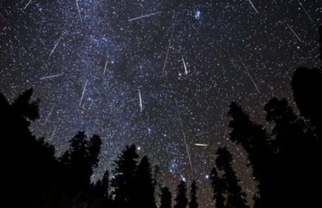 Ploaie de stele în acest weekend: Curentul de meteori Orionide ajunge la maxim