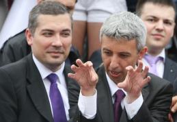 Candidaţii lui Dan Diaconescu sunt puşi să semneze contract: dacă pleacă din partid plătesc 2 milioane de euro