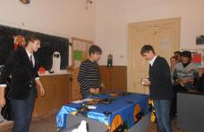 Surpriză inedită pregătită de elevii CN „Grigore Ghica”, colegilor de la Şcoala Nr. 8 „Mihail Kogălniceanu”