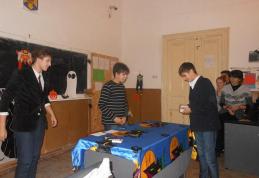 Surpriză inedită pregătită de elevii CN „Grigore Ghica”, colegilor de la Şcoala Nr. 8 „Mihail Kogălniceanu”