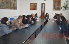 Discuții aprinse a chiriașilor ANL cu primarul Alexandrescu, pe tema facturilor „fierbinți” la întreținere VIDEO