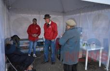 Dorohoienii pot primi informații, pliante și un pahar cu ceai cald la cortul electoral USL de pe Pietonal