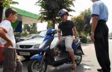 Persoanele care conduc mopede vor avea nevoie de permis din ianuarie 2013
