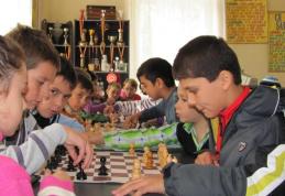 Simultan de şah organizat la Biblioteca Judeţană Botoşani