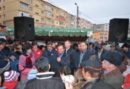 Andrei Dolineaschi și Doina Federovici, s-au întâlnit cu alegătorii în Cartierul Plevna din Dorohoi - FOTO
