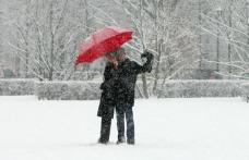 Moş Nicolae vine cu zăpadă în toată ţara, Moş Crăciun vine cu umbrela
