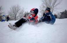 România, blocată de nămeți: Şcoli închise luni din cauza zăpezii  în județul Botoșani