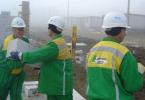1 nov 2010_angajatii lafarge lucreaza la constructia locuintelor pentru sinistrati pe santierul Habi