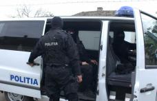 Percheziţie efectuată de poliţiştii dorohoieni la domiciliul unui tânăr din comuna George Enescu