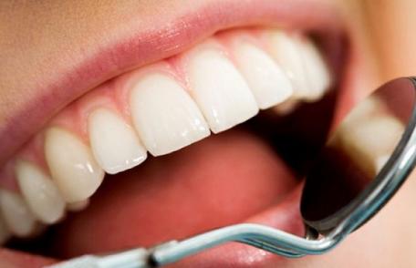 Soluții naturale pentru albirea dinților!