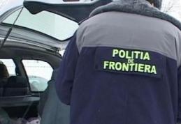 Opel Zafira olandez cu numere false oprit la graniţa cu Moldova