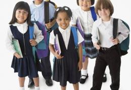 Profesorii vor introducerea uniformelor în toate școlile