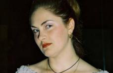 Cine este cântăreaţa Silvia Lungeanu, profesoara care fura bani din genţile studenţilor