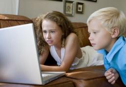 Copiii şi reţelele de socializare: Câţi părinţi verifică ce prieteni îşi fac copiii lor pe Facebook sau Messenger