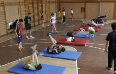 Ministerul Educaţiei introduce 4 ore de educaţie fizică pe săptămână