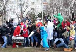 Zeci de tineri au dansat pe ritmuri de Harlem Shake în Poligonul ACR din Botoșani - VIDEO