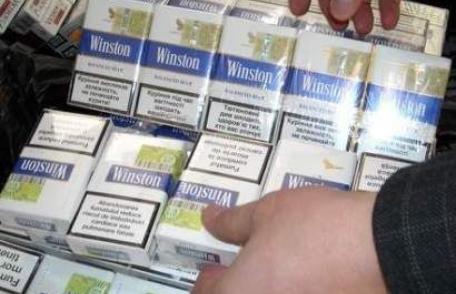 Țigări de contrabandă confiscate de poliţişti botoșăneni