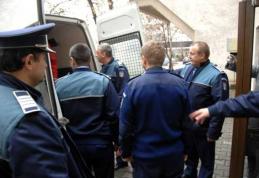 Doi tineri din Botoșani reţinuţi pentru comiterea unor furturi din locuinţe şi autoturisme