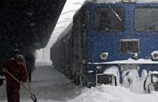 Pe cale ferată nu sunt linii închise, dar circulaţia feroviară se desfăşoară în condiţii de iarnă