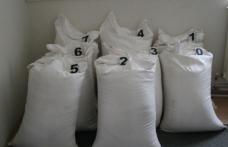 Zeci de saci cu zahăr fără documente confiscaţi de polițiștii de frontieră dorohoieni la Mihăileni