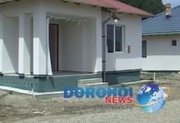 Sinistrații din Dorohoi își vând prin mica publicitate casele primite de la stat