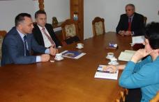Preşedintele Sindicatului Naţional al Funcţionarilor Publici în dialog cu prefectul Macaleţi