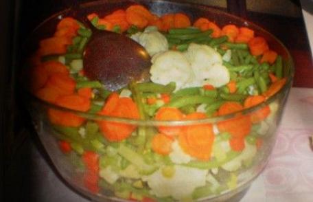 Salată de legume fierte