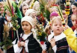 Tradiții: Fetele află de Florii dacă se căsătoresc în acest an