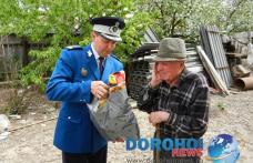 Șase veterani de război ajutați cu produse alimentare de jandarmii botoșăneni