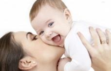 Mamele ar putea beneficia de un ajutor din partea statului pentru fiecare dintre copiii nou născuţi
