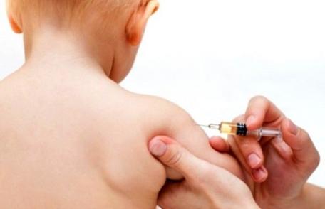 Vaccinarea pneumococică la copii, inclusă de Ministerul Sănătăţii în programul naţional de imunizare