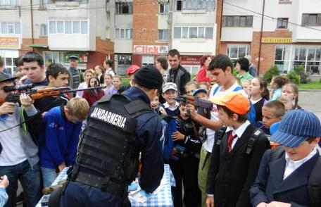 Activități desfășurate de jandarmi botoșăneni la Dorohoi cu ocazia Zilei Copilului