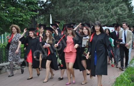 Zi de emoţie si de bilanţ pentru absolvenţii Liceului „Regina Maria” Dorohoi – VIDEO/FOTO